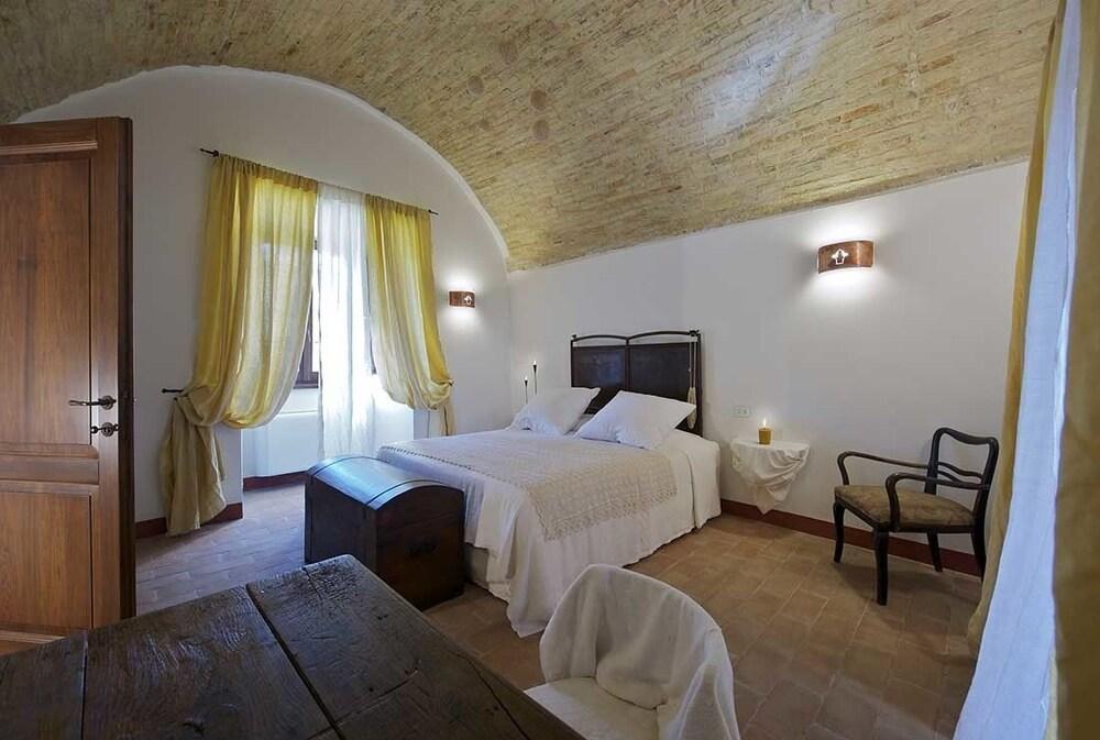 Torre Della Botonta Bed & Breakfast Castel Ritaldi Exterior foto