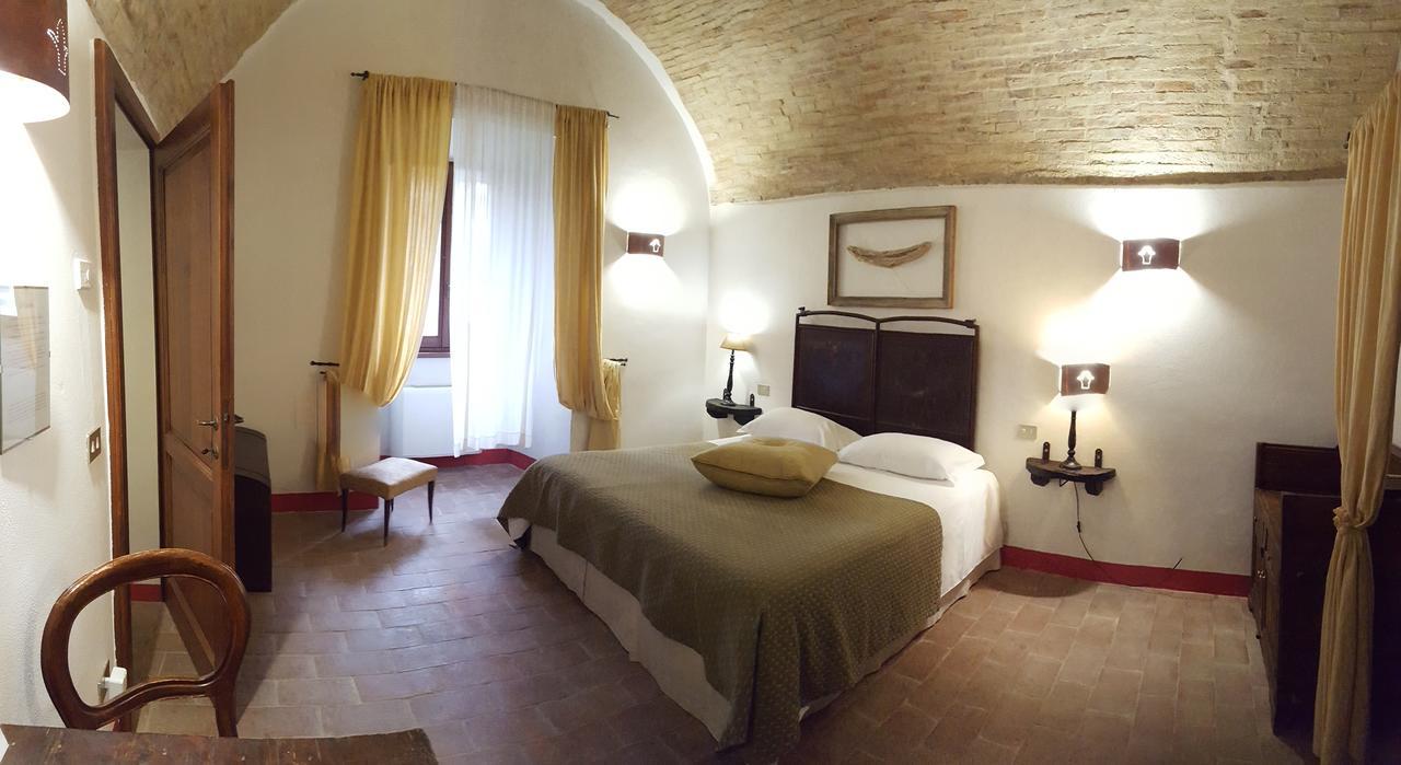 Torre Della Botonta Bed & Breakfast Castel Ritaldi Exterior foto